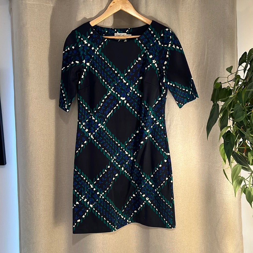 Cute shift dress for work or wedding guest